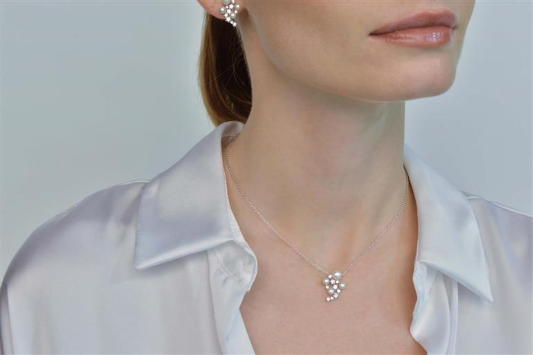 Collar elegante