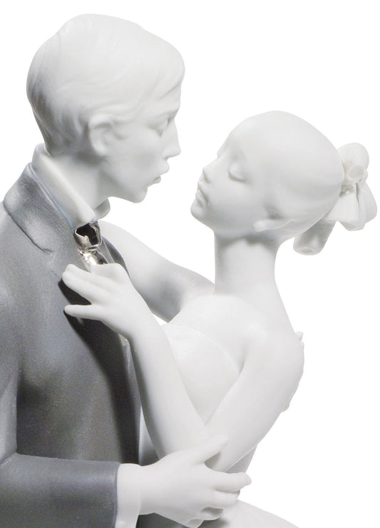 01007193 | Figura pareja El vals de los novios. Lustre plata