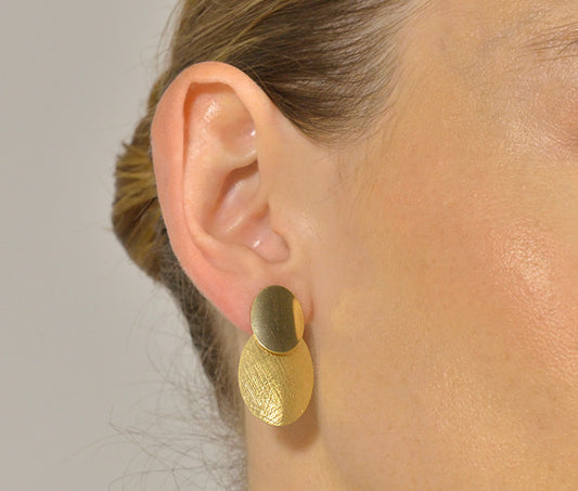 Pendientes chapados en dorado elegantes