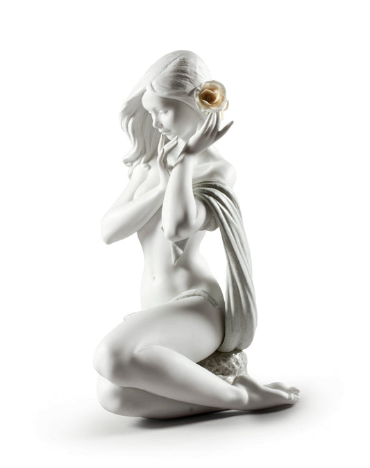 01009332 | Figura Mujer Cándida luz de luna. Blanco. Serie limitada