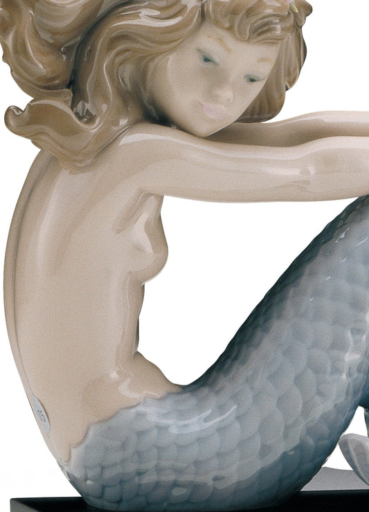 01001413 | Figura Sirena con brazos en rodillas