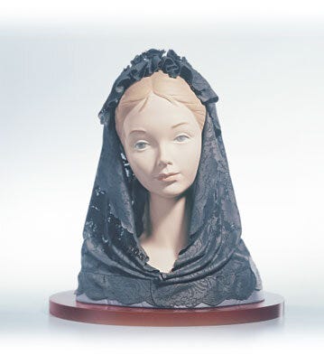 01011538 | BUSTO CON MANTILLA NEGRA