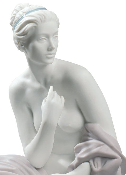 01009157 | Figura Bañista sentada