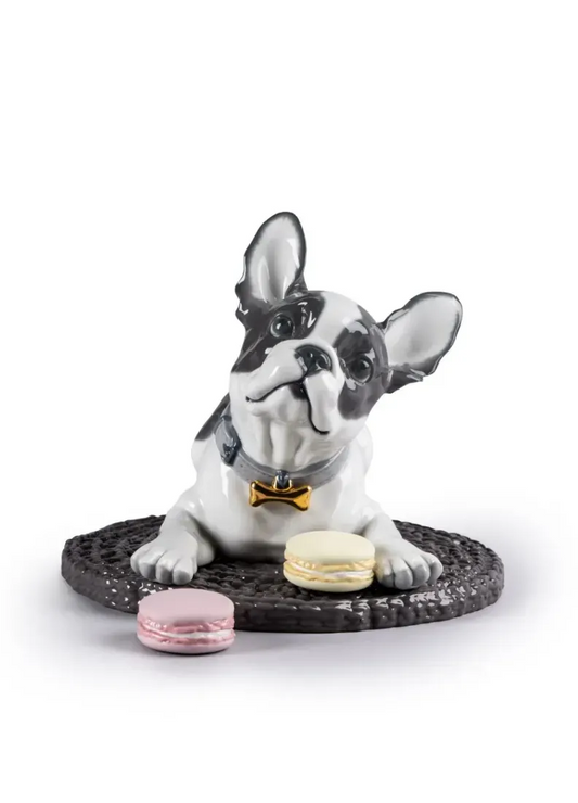 01009398 | Figura perro Bulldog francés con macarons
