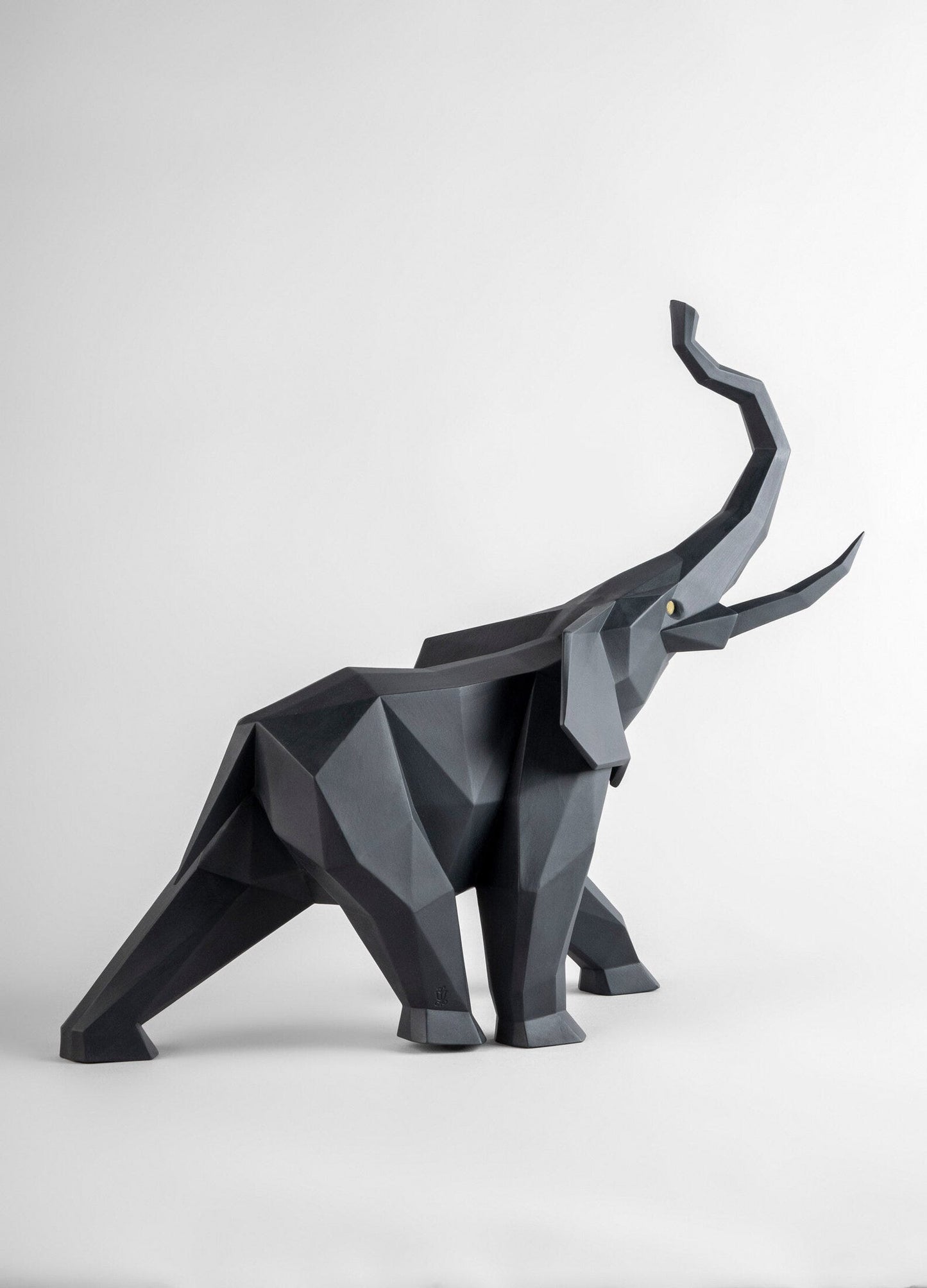 01009559 | Escultura Elefante. Negro mate