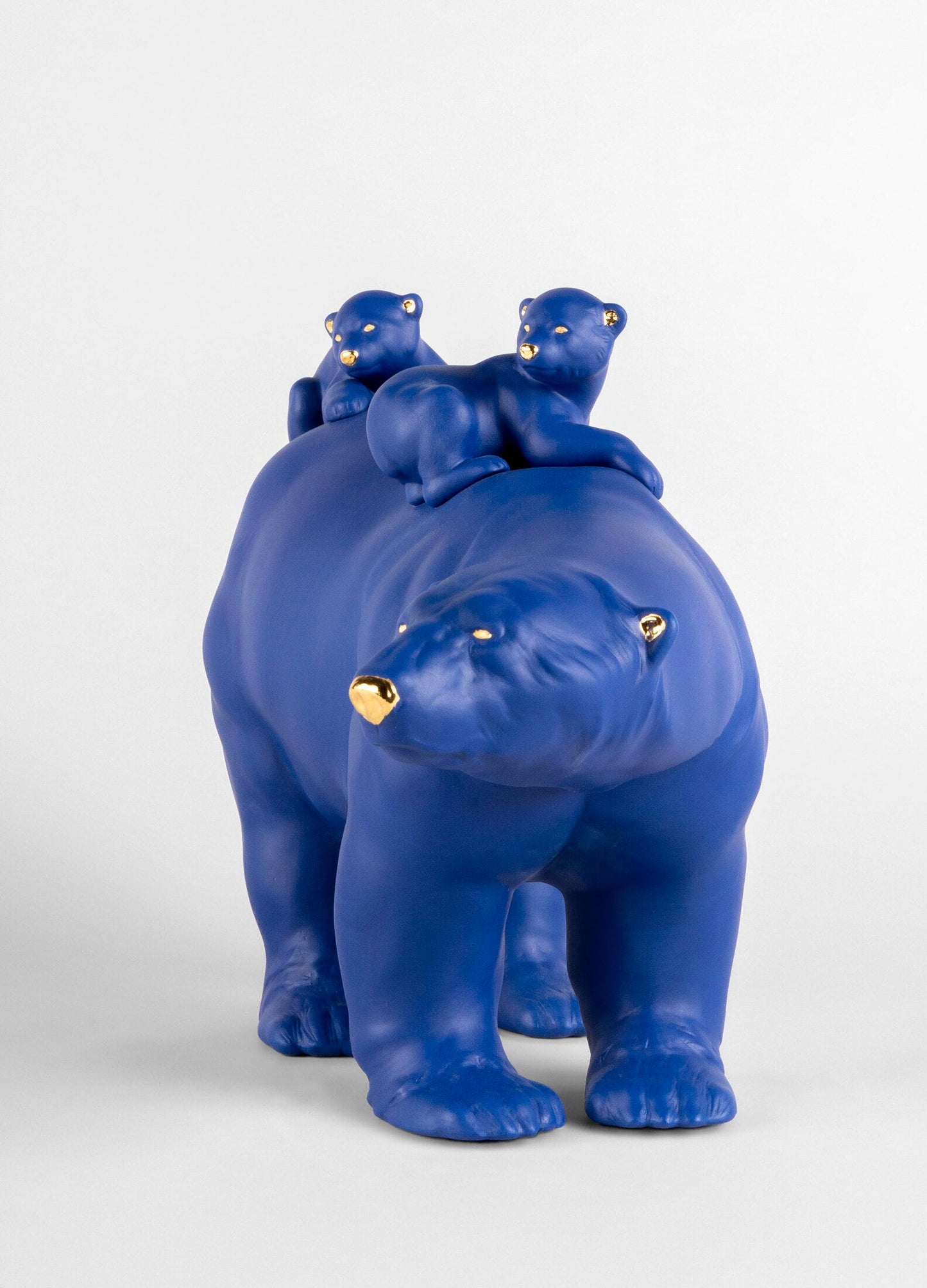 01009565 | Escultura Mamá osa y sus bebés (azul-dorado). Serie Limitada