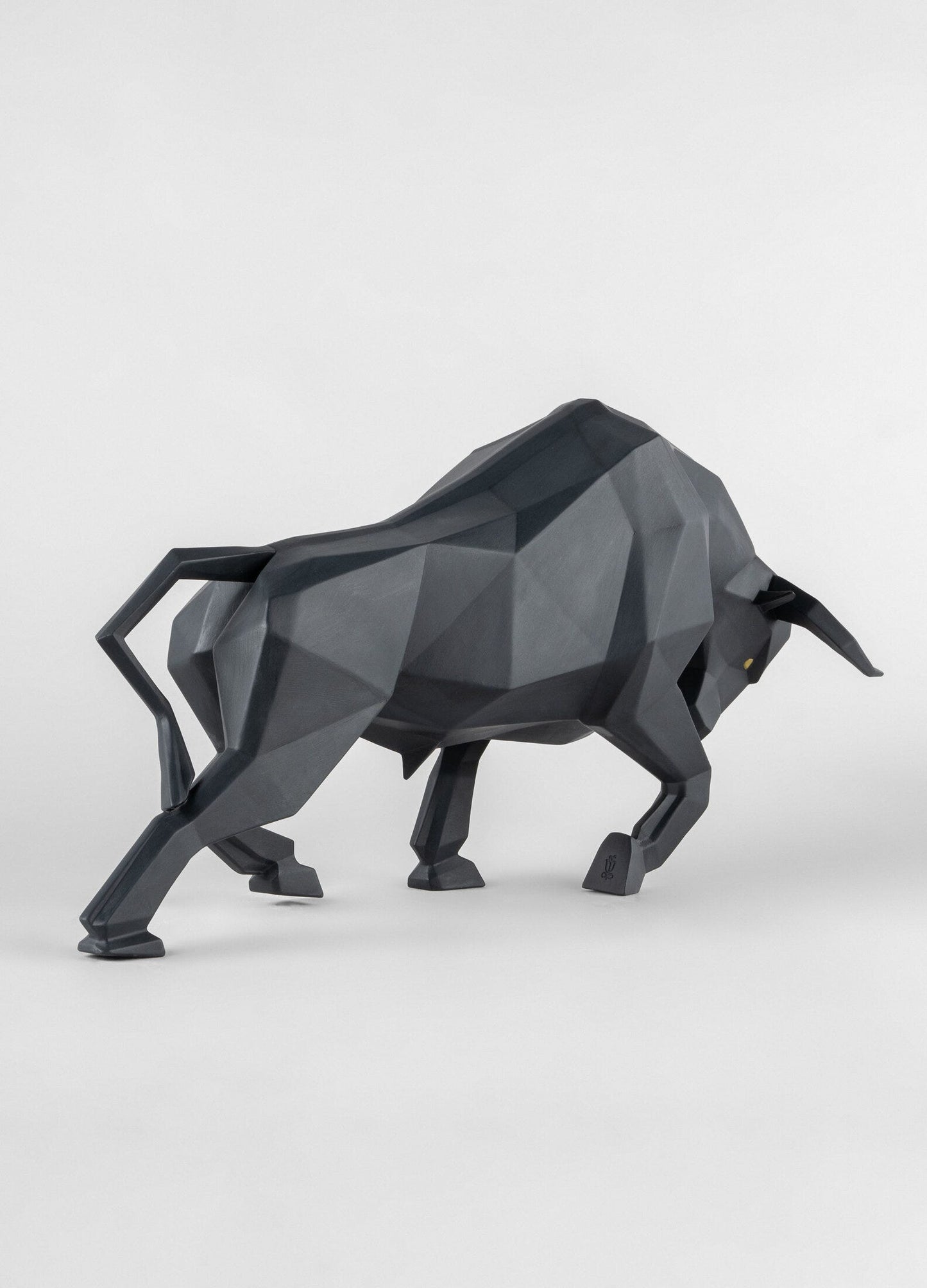 01009593 | Escultura Toro. Negro mate
