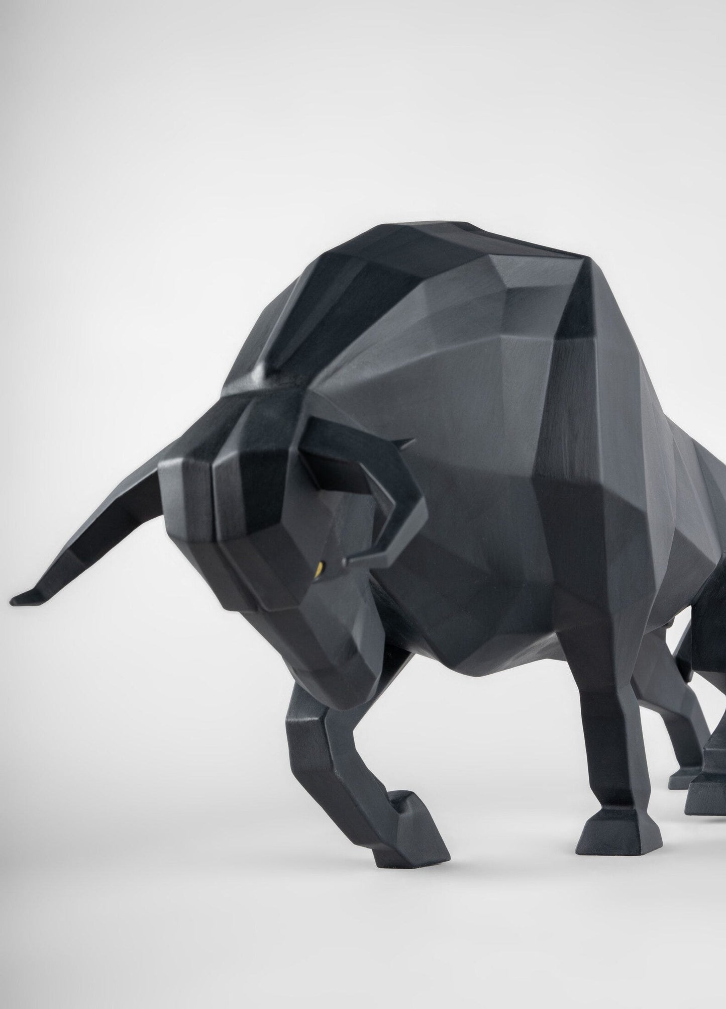 01009593 | Escultura Toro. Negro mate