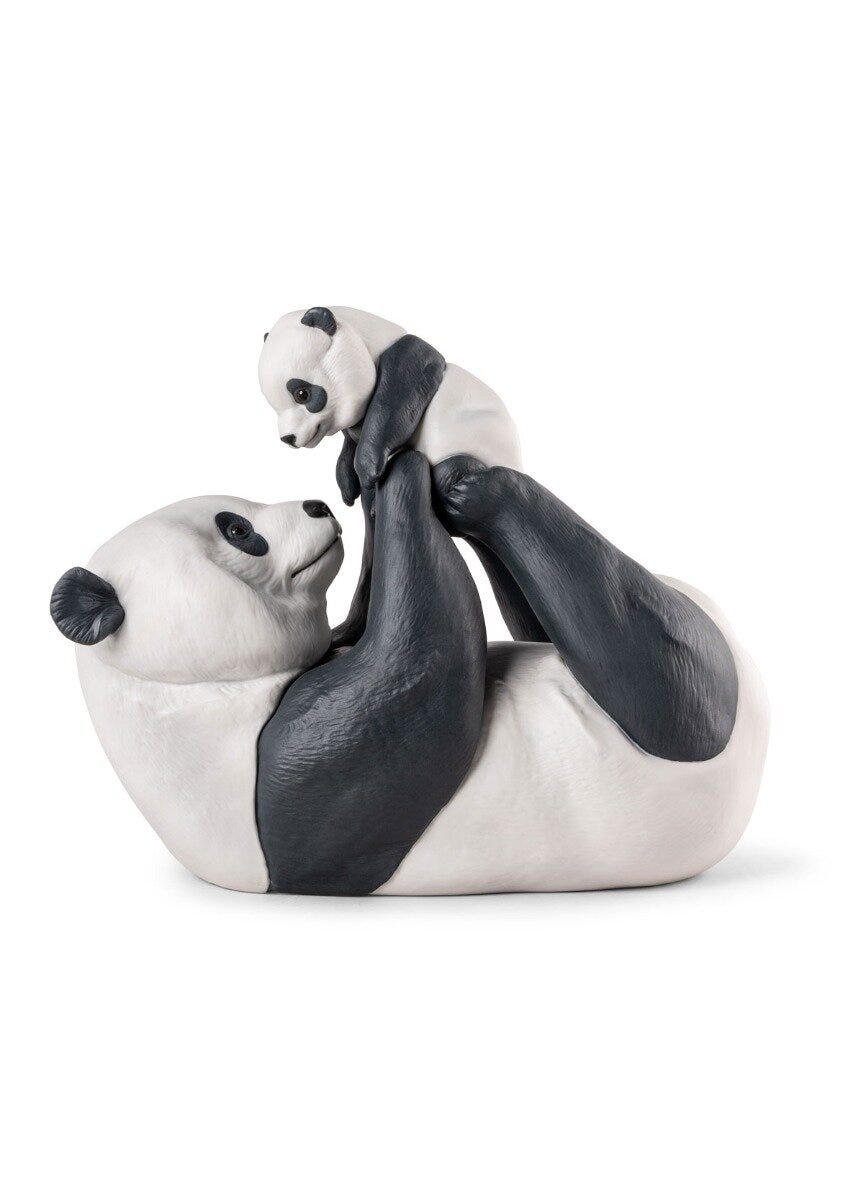 01009685 | Escultura Mamá panda