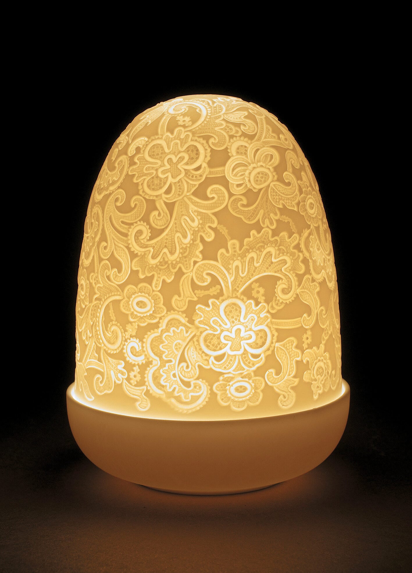 01023890 | Lámpara de mesa Lace Dome