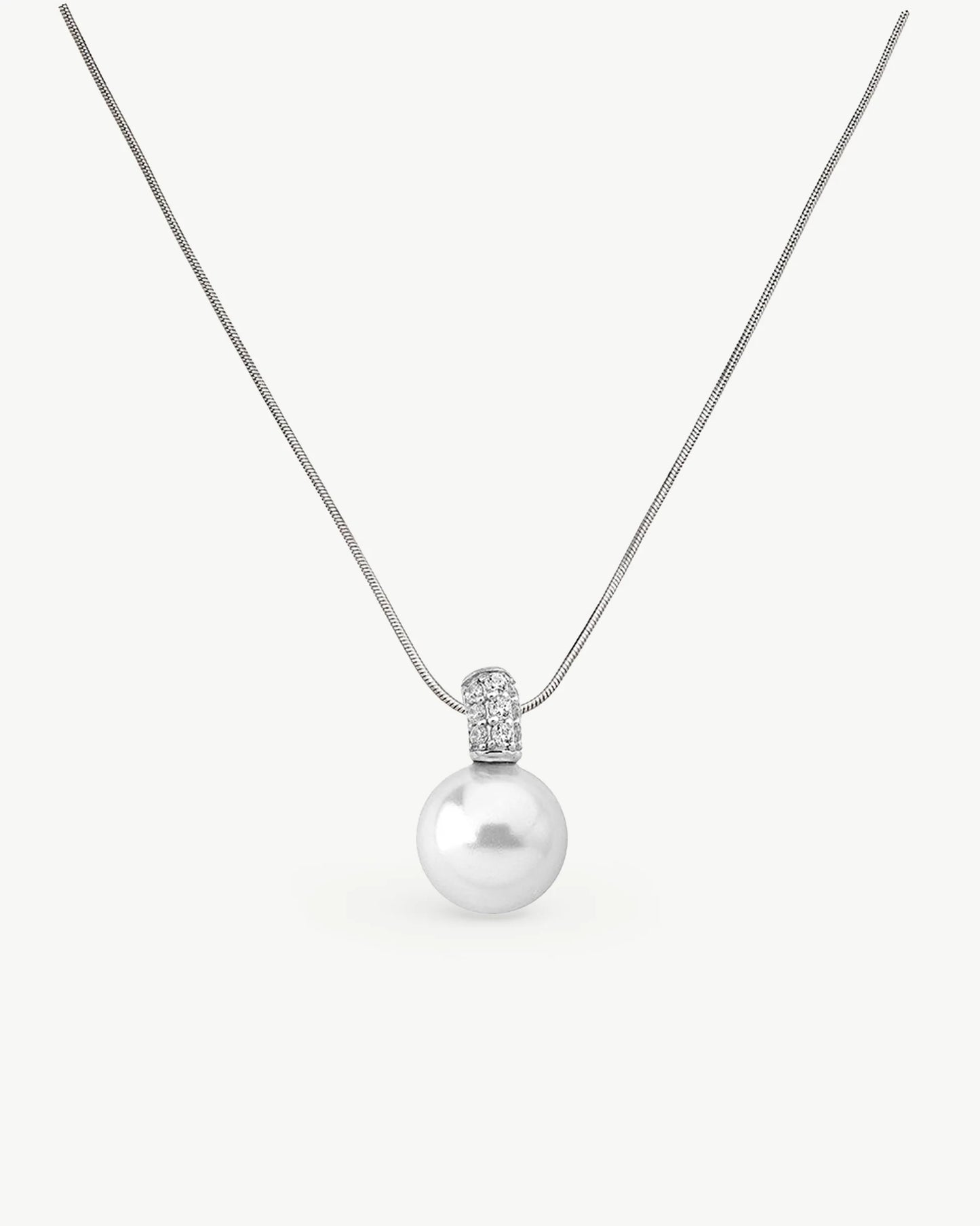 Collar de perla elegante en plata