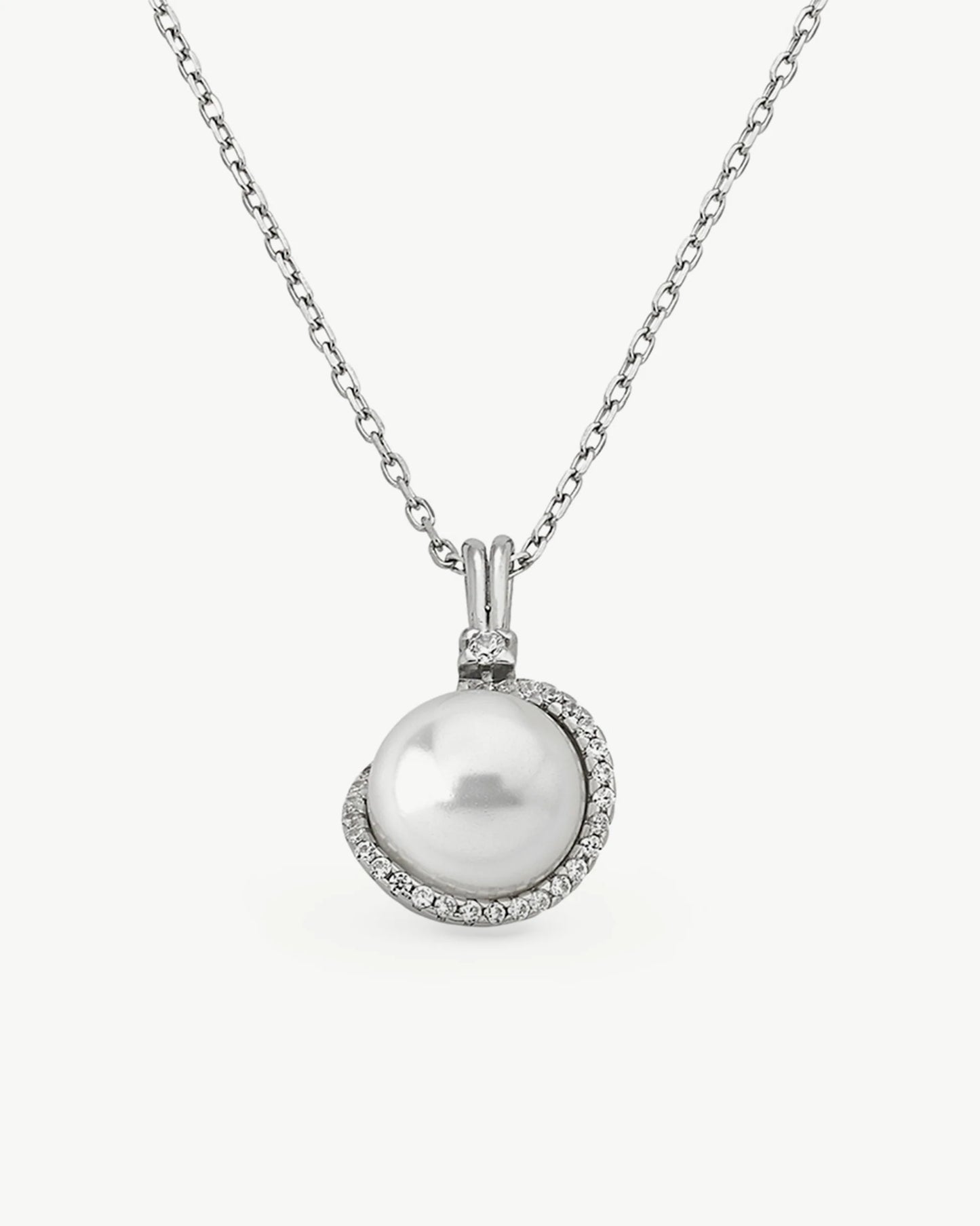 Collar de perla elegante en plata