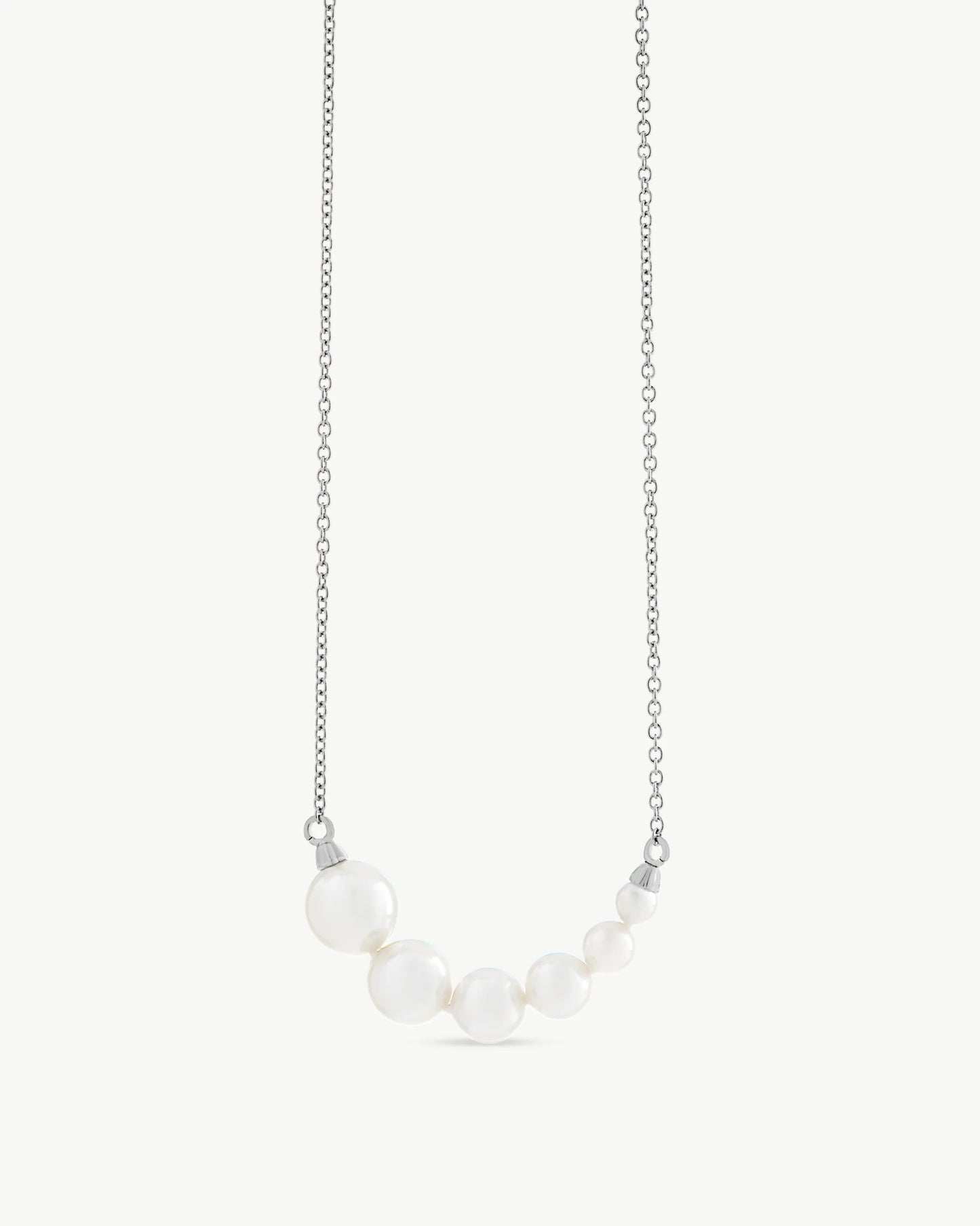 Collar de perla elegante en plata