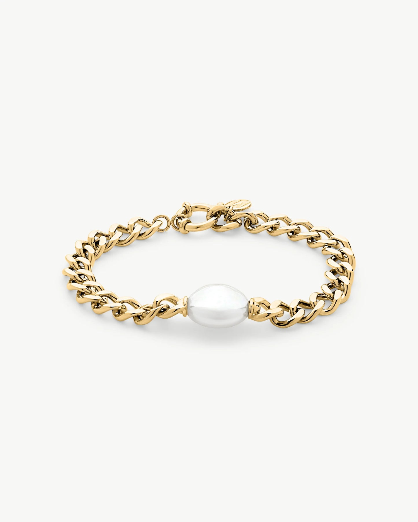 Pulsera de Cadena Dorada con Perla Oval Puffy Pearls en acero