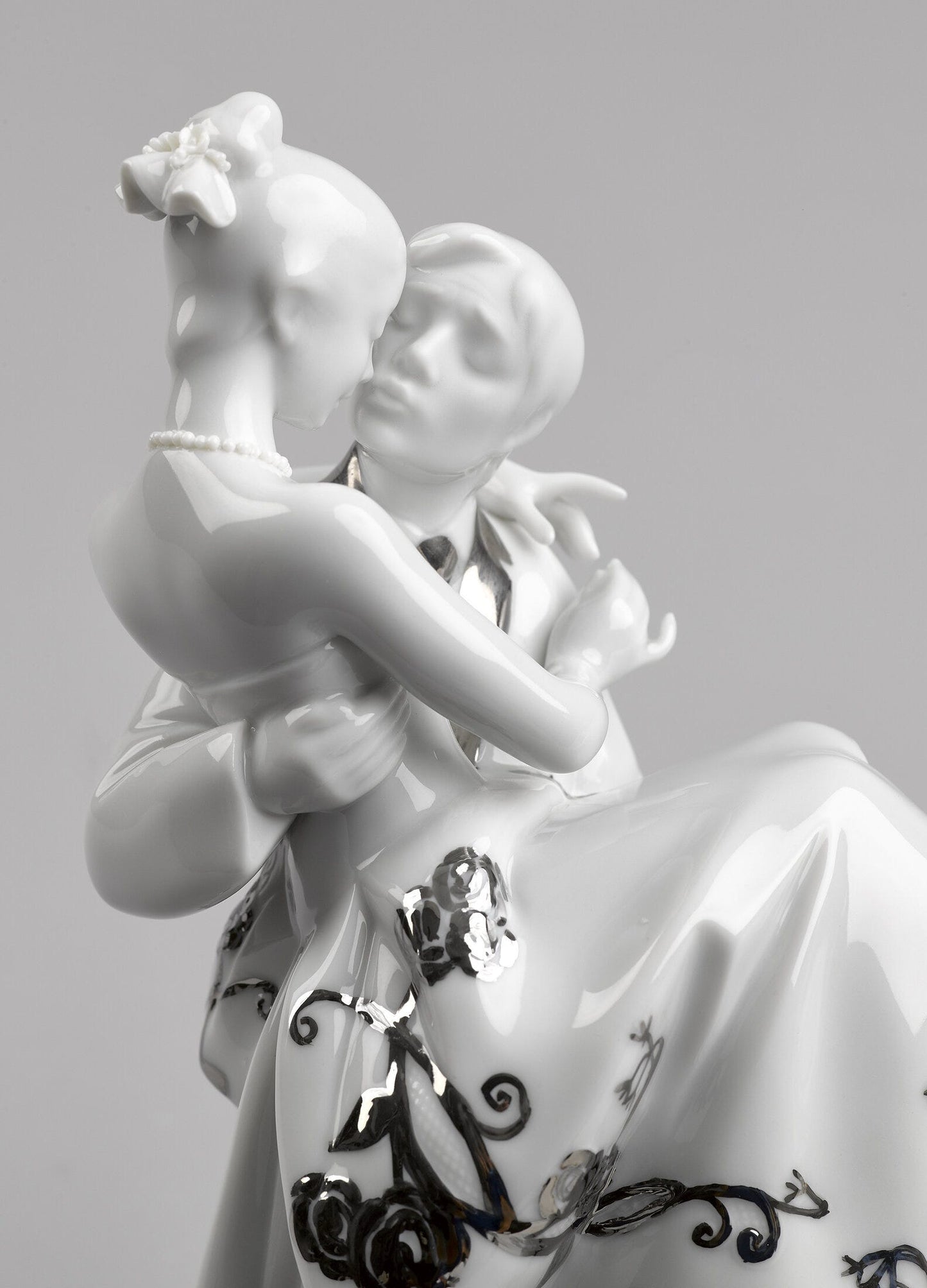 01007055 | Figura joven pareja El día mas feliz. Lustre plata
