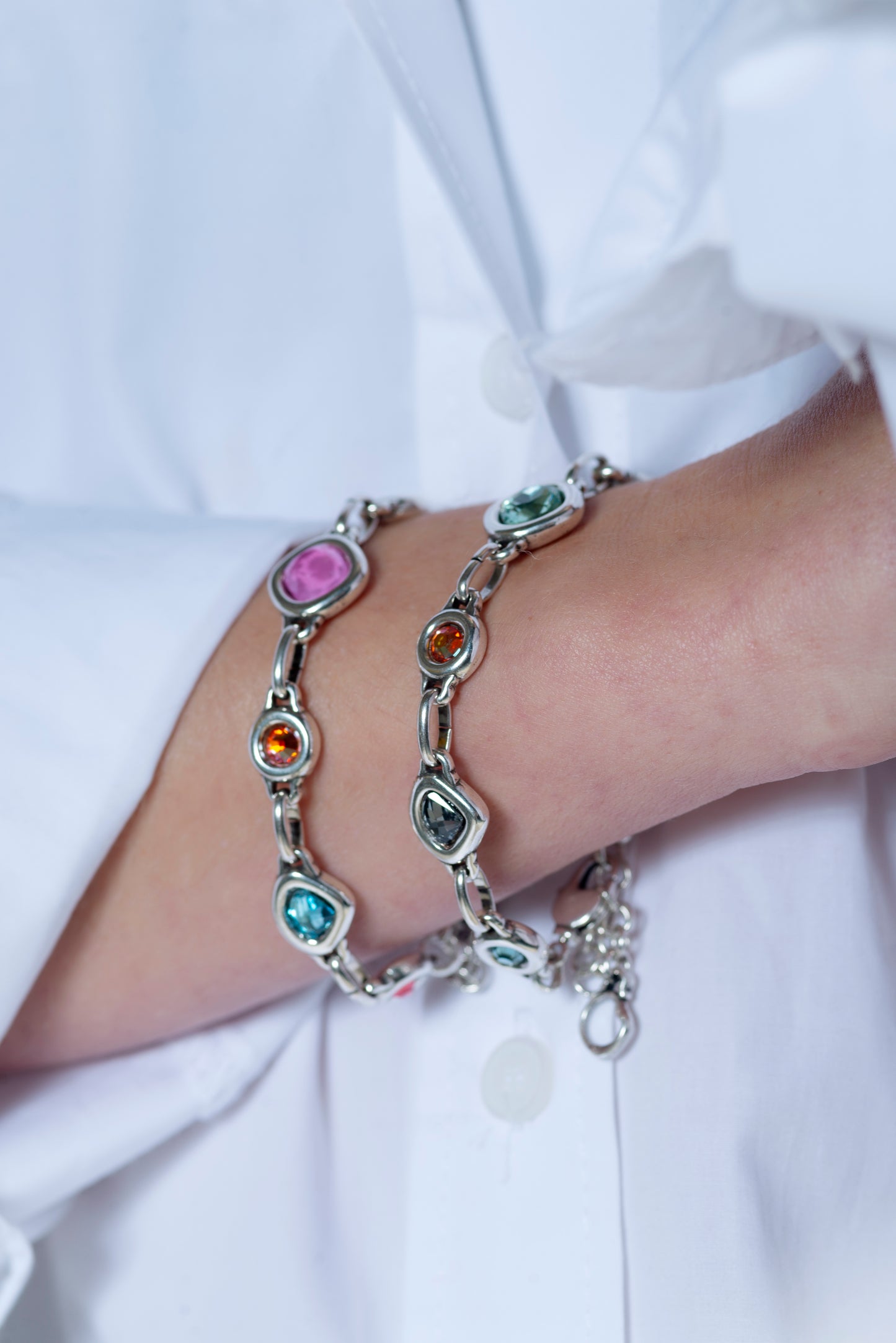 Brazalete Ciclon de líneas marcadas