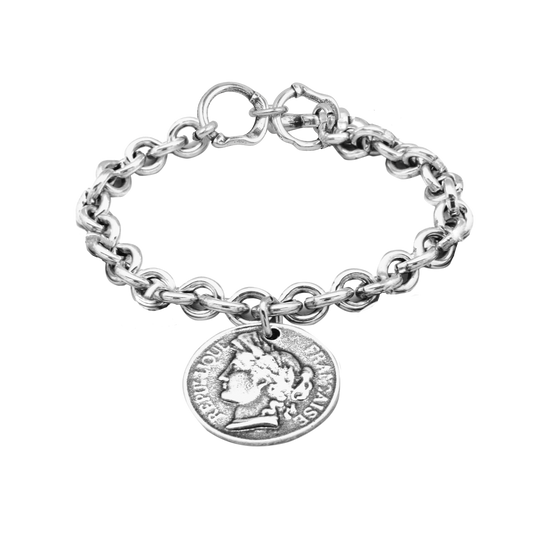 Pulsera Ciclon de diseño sobrio