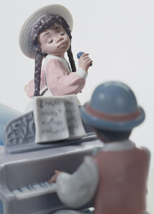 01005930 | Figura niños Pianista y cantante de jazz