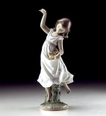 01006580 | BAILANDO ENTRE FLORES
