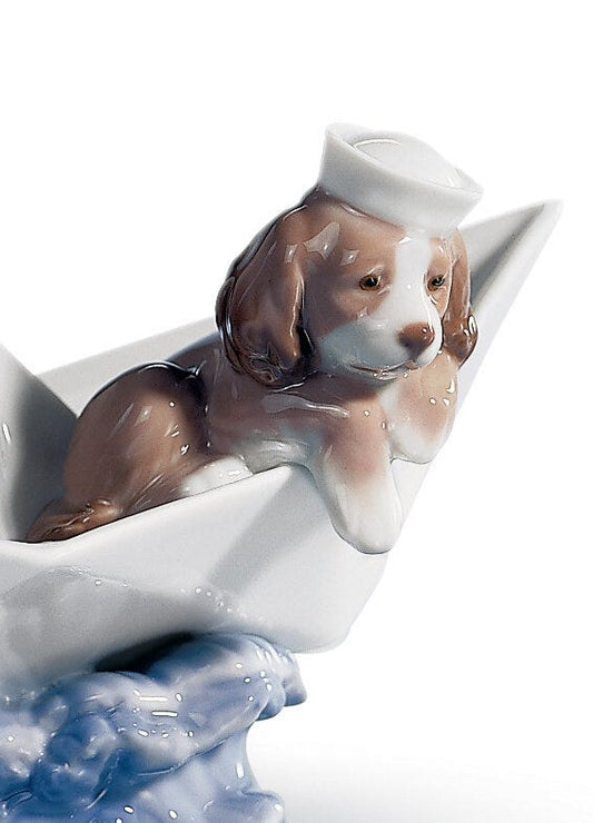 01006642 | Figura perro Barco de papel