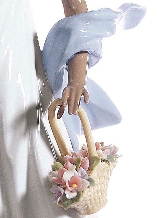 01006783 | Figura mujer Brisa romántica