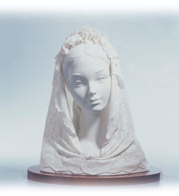 01015927 | BUSTO CON MANTILLA BLANCA