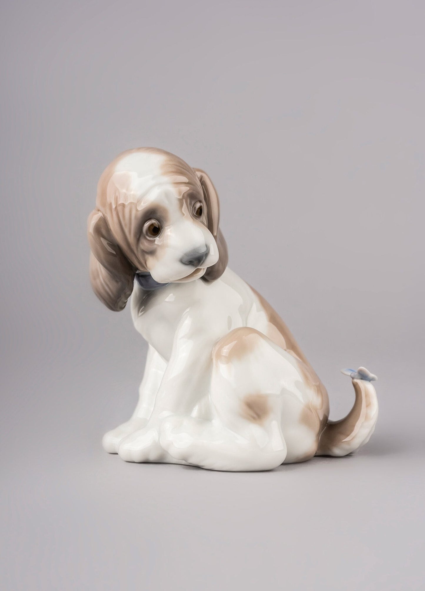01006210 | Figura Perrito con mariposa