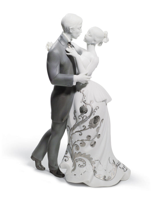 01007193 | Figura pareja El vals de los novios. Lustre plata