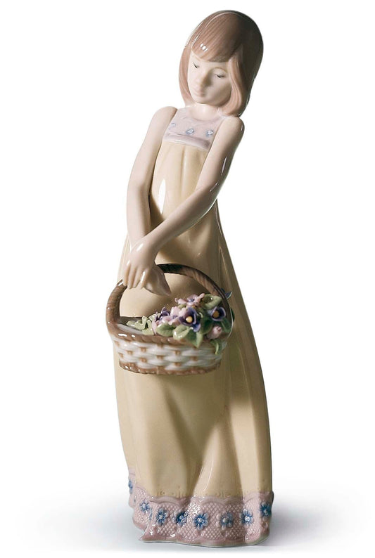 01005605 | NIÑA CON CESTA DE FLORES