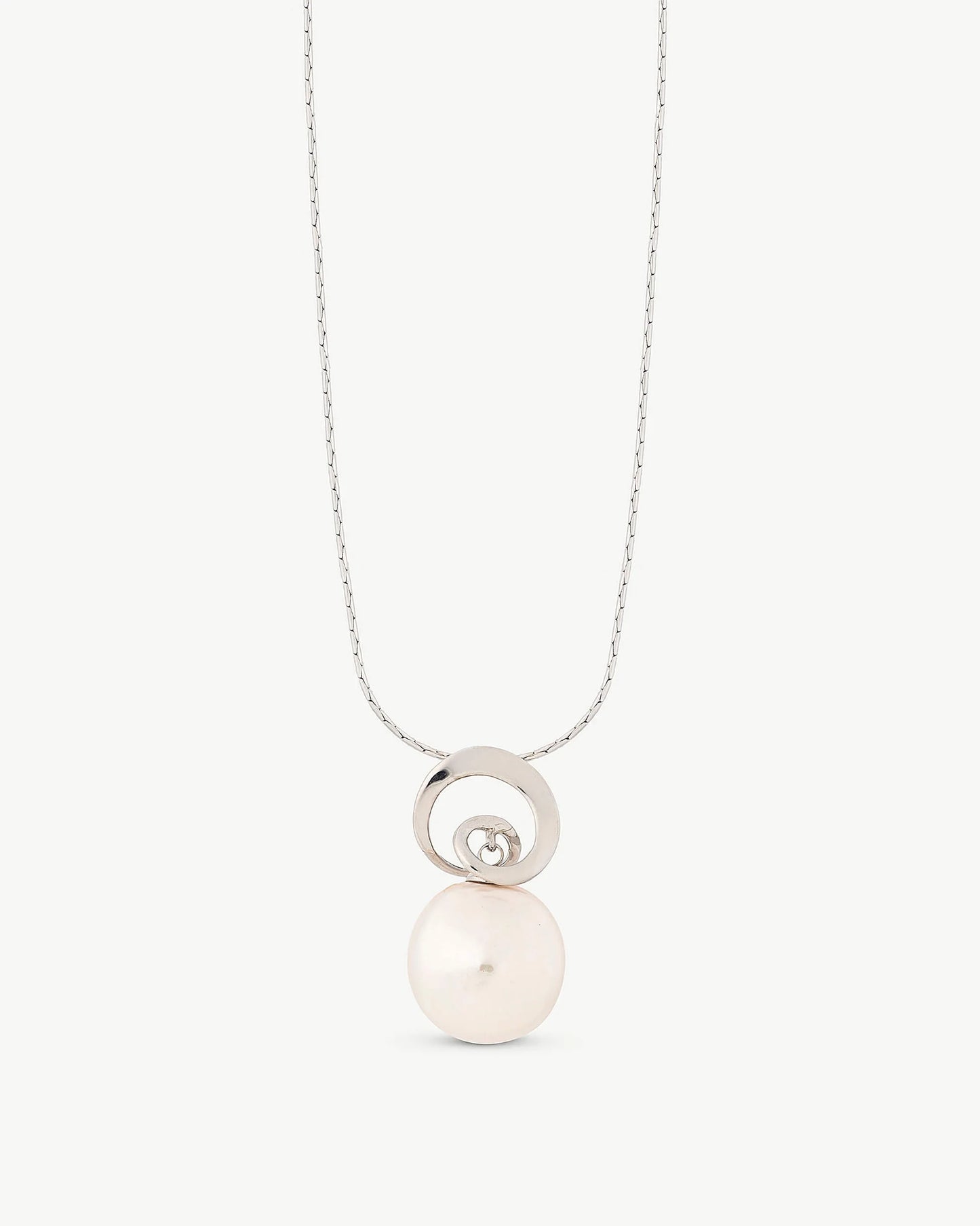 Collar Perla Oval 18mm Espiral