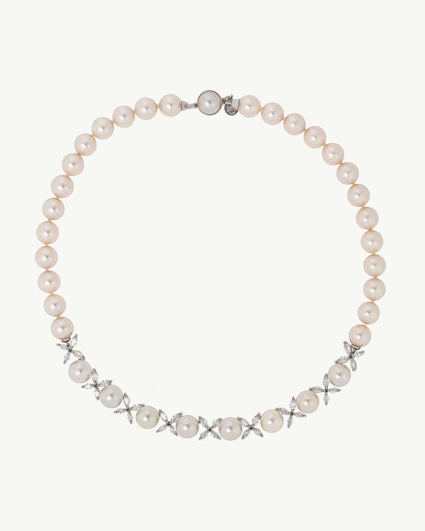 Collar de perla elegante en plata