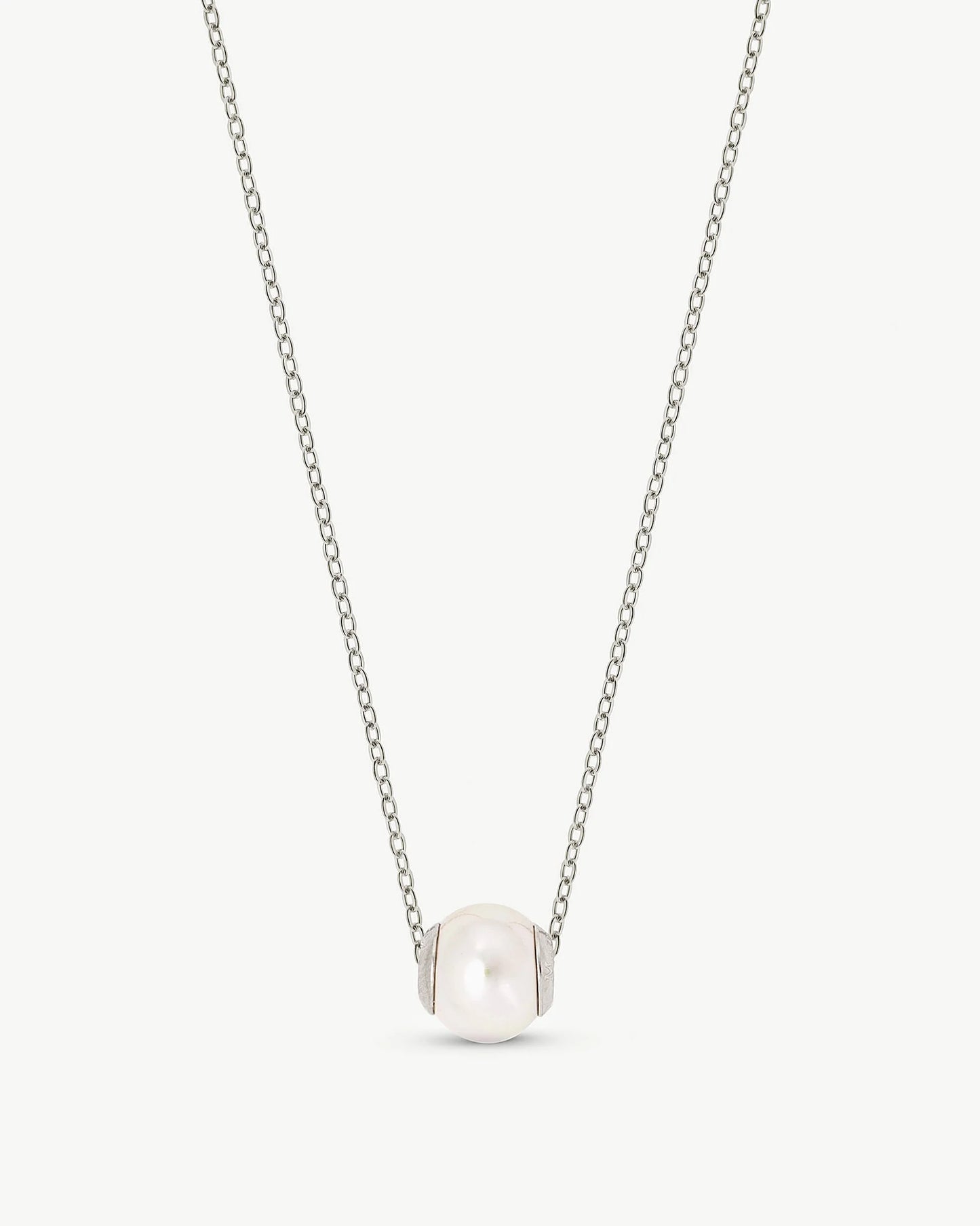 Collar de perla elegante en plata