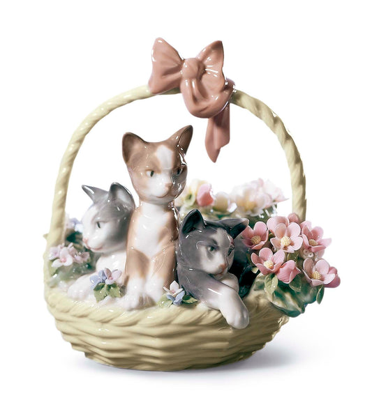 01001444 | CESTA CON GATITOS Y FLORES