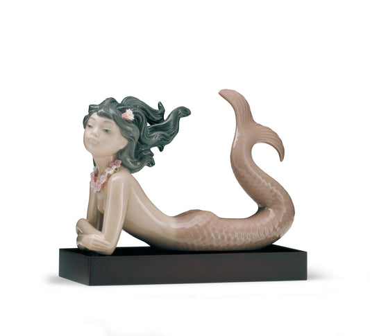 01001414 | Sirena con brazos cruzados