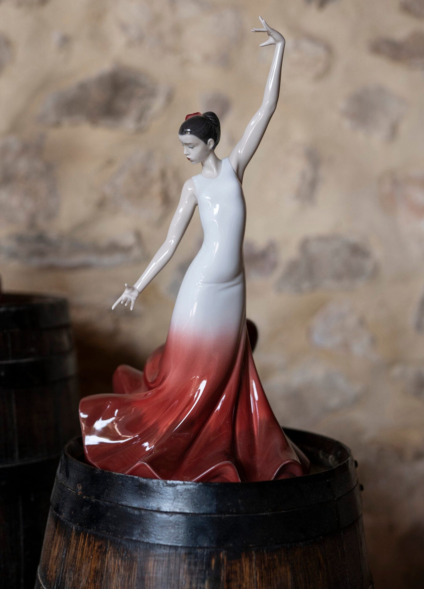01008419 | Figura mujer Alma de España