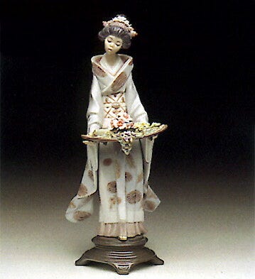 01005774 | JAPONESA OFRENDA FLORES