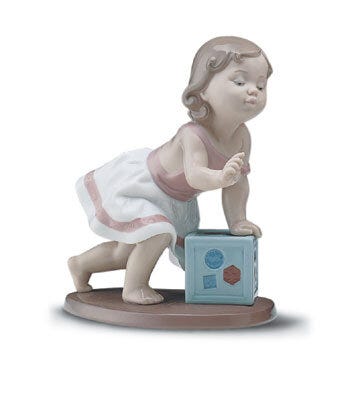 01006428 | NIÑA PRIMEROS PASOS