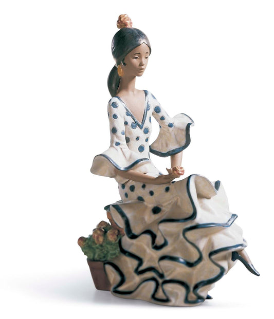 01012170 | Figura mujer Andaluza serena