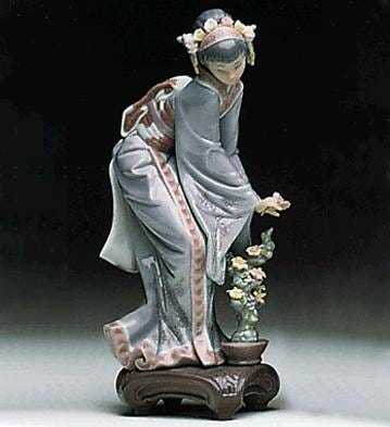 01001449 | JAPONESITA AGACHADA