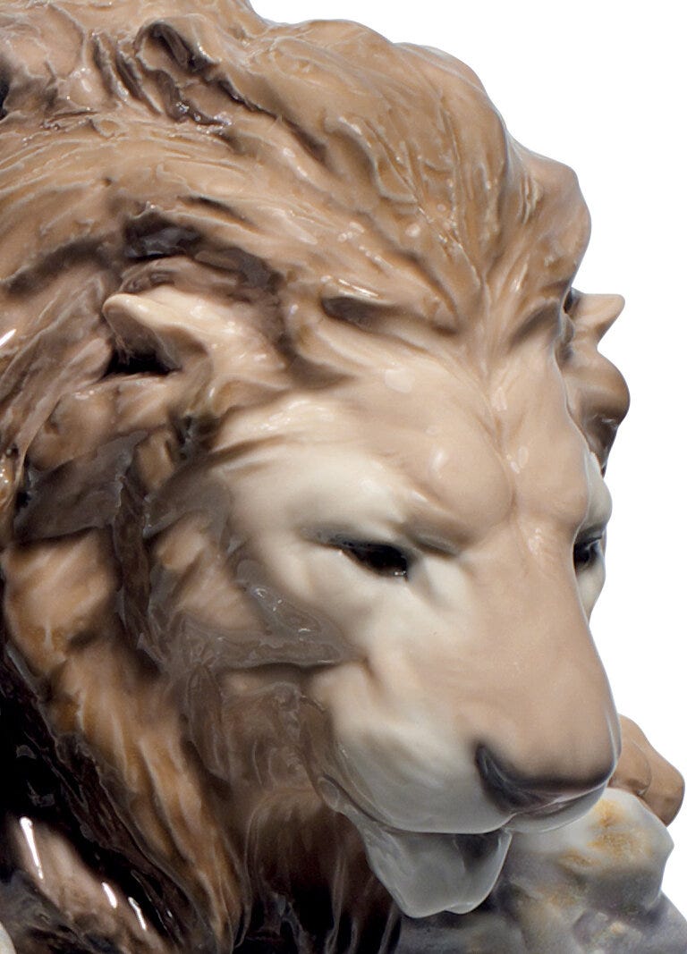 01008656 | Figura León al acecho