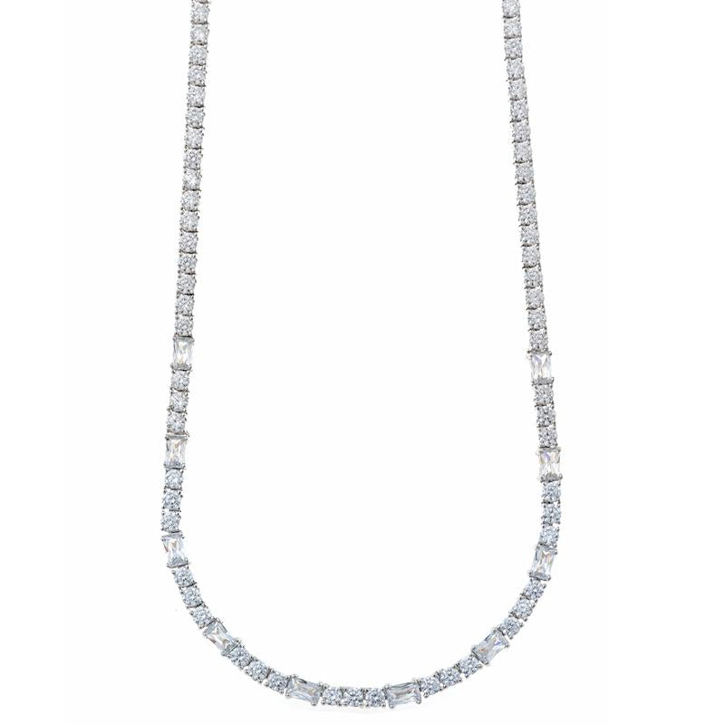 Collar de plata con circonitas elegante