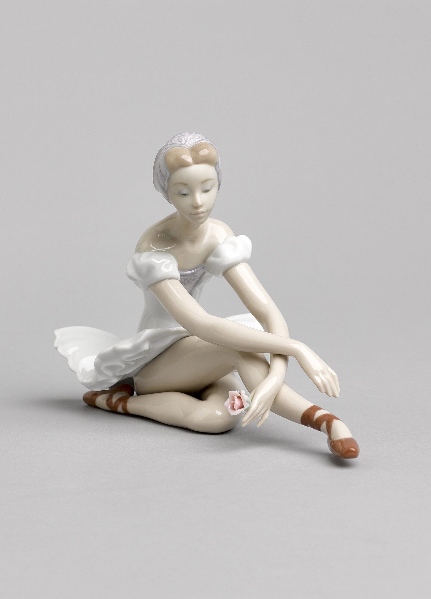 01005919 | Figura mujer Ballet de la rosa