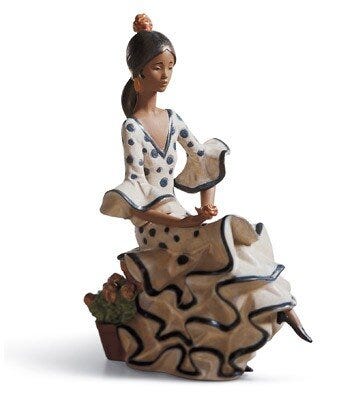 01012170 | Figura mujer Andaluza serena