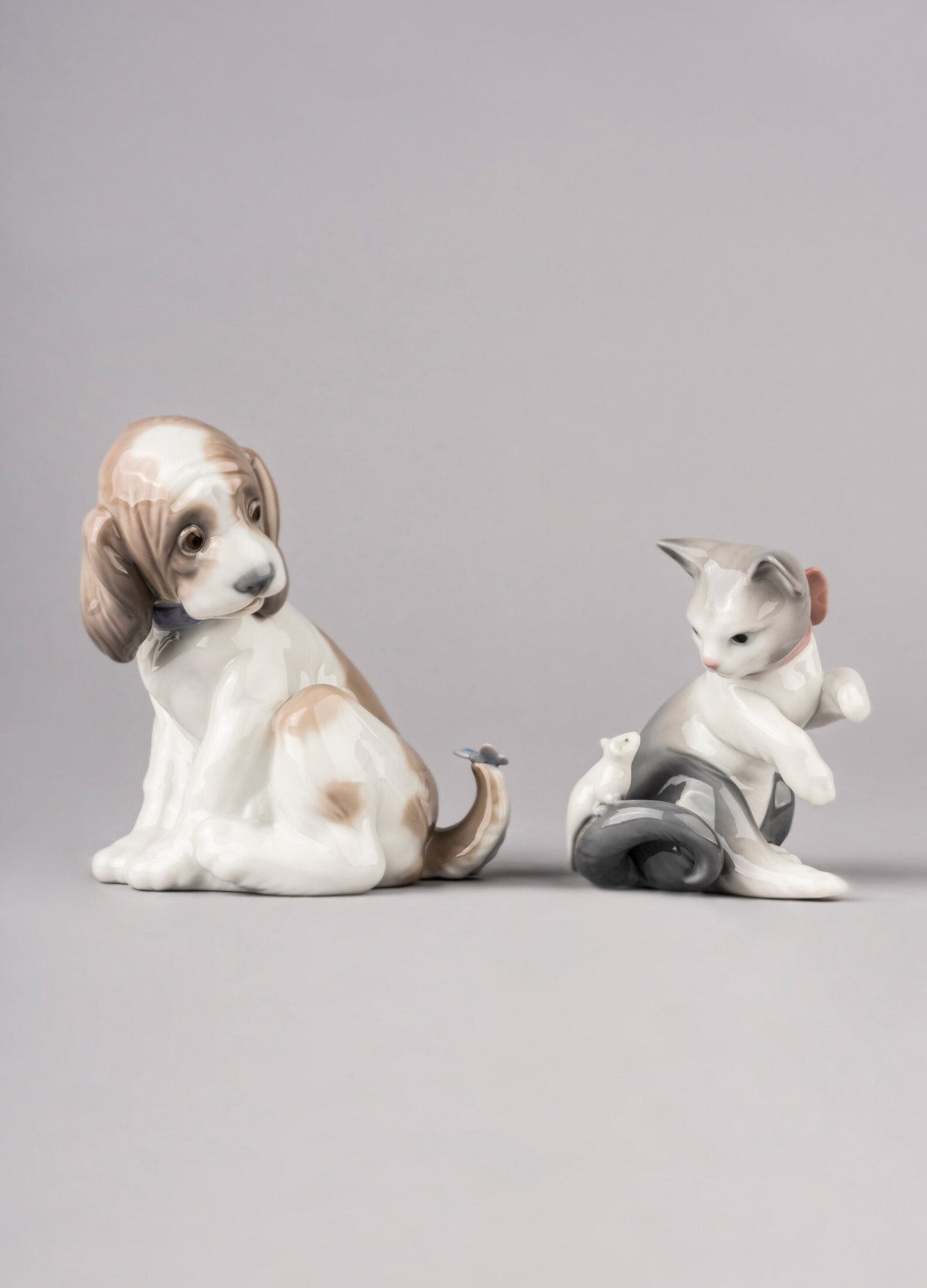 01006210 | Figura Perrito con mariposa