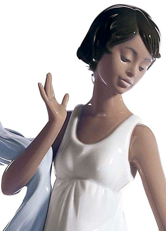 01006783 | Figura mujer Brisa romántica