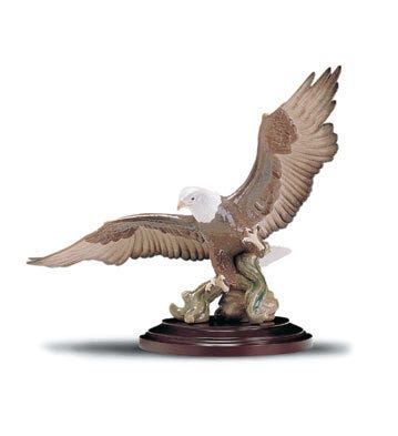 01006476 | AGUILA EN VUELO