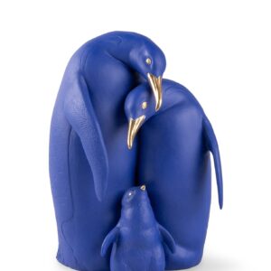 Escultura Familia de pingüinos. Serie Limitada. Azul y dorado – Santacreu Store