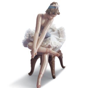 Figura niña Ballet mirando zapatilla – Santacreu Store