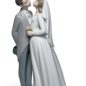Figura pareja Beso de boda – Santacreu Store