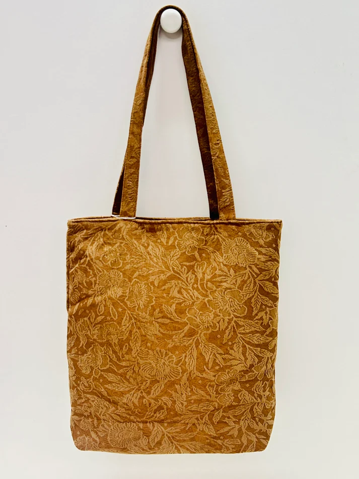 Bolso pequeño de tela La Matilda tostado flor - Imagen 2